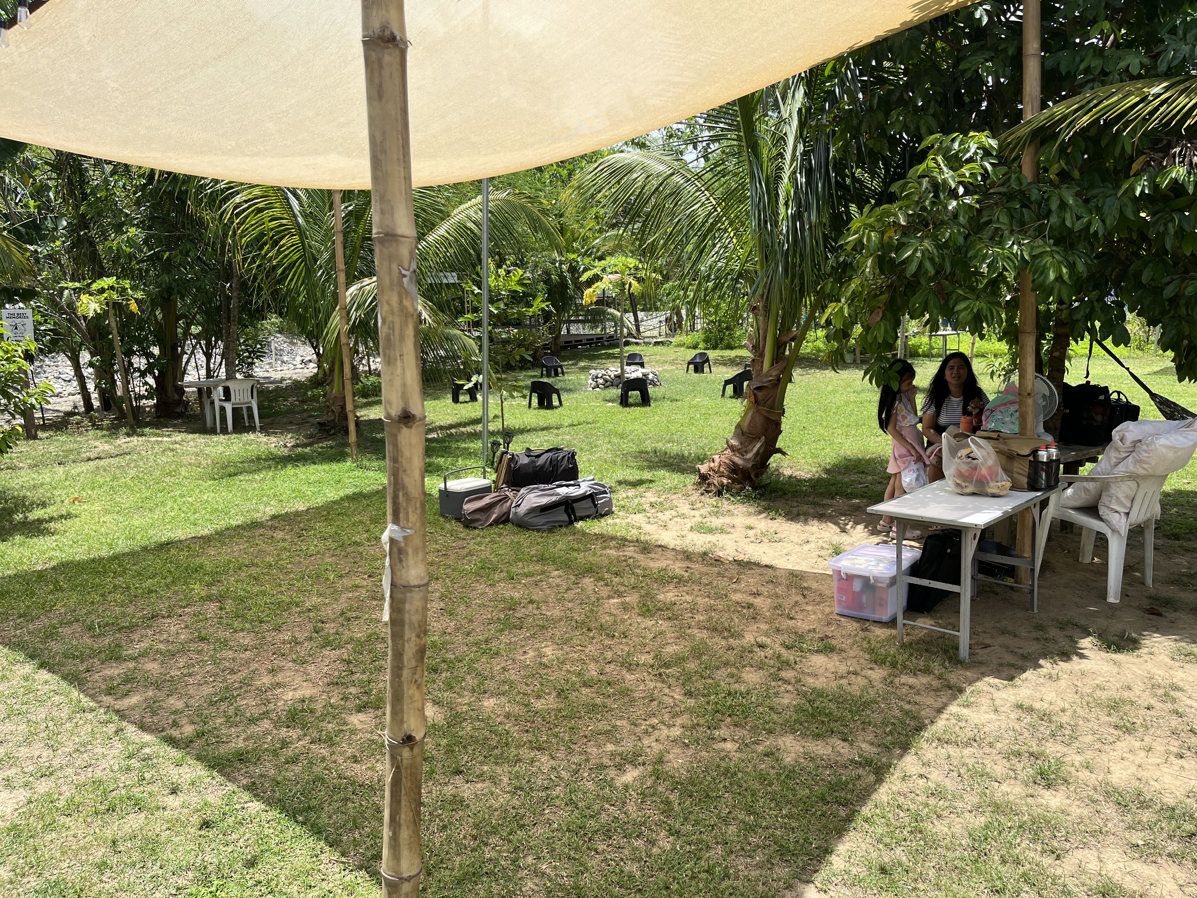 Green Hydes Riverside Camp